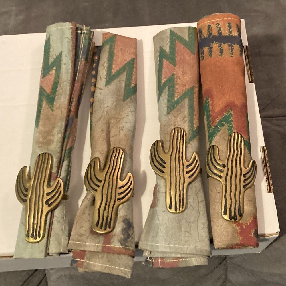 VTG 1993-4 Southwest Style Napkins & 4 Brass Cactus Holders (8 pcs)-Taiwan-NEW